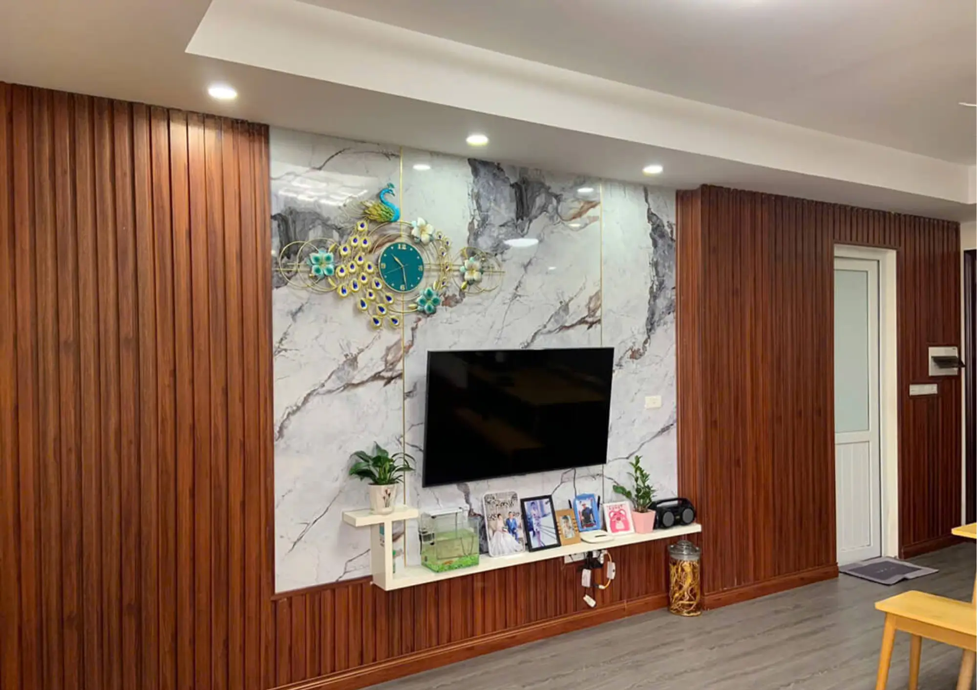 loại tấm ốp nhựa nano lam sóng vân đá