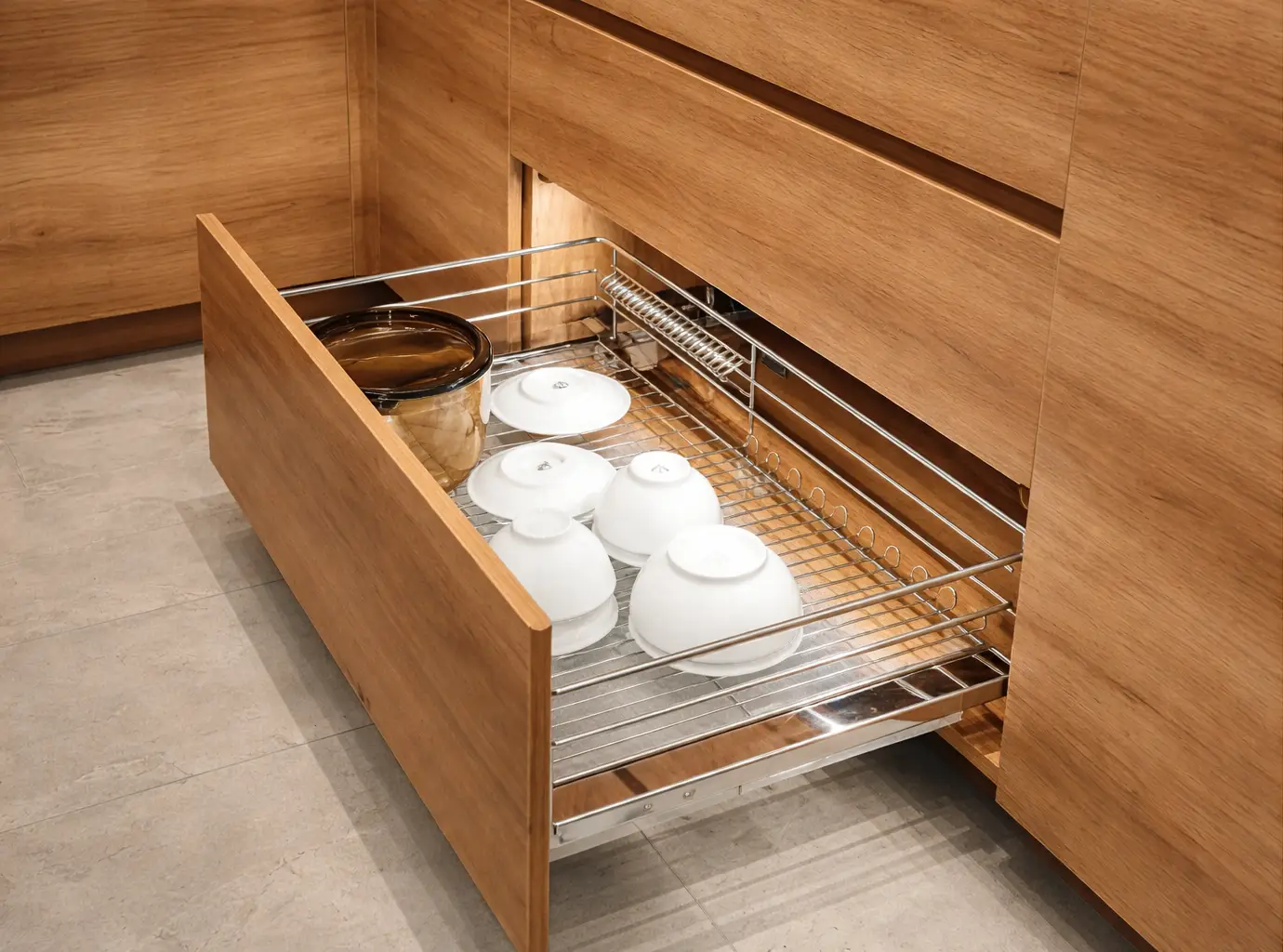 So sánh độ bền và khả năng chịu lực giữa nội thất nhựa và gỗ thực tế