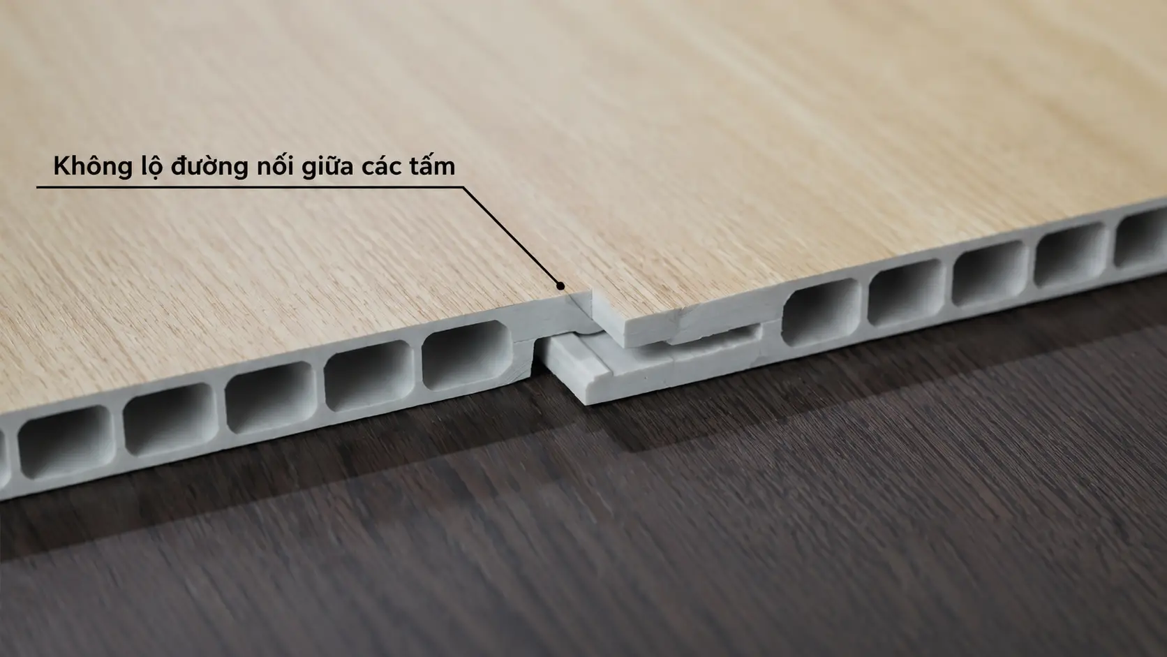 chi tiết hèm khóa chắc chắn của tấm nhựa nano