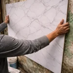 Giải pháp dùng tấm ốp tường PVC cải tạo không gian nhà cũ bị bong tróc sơn