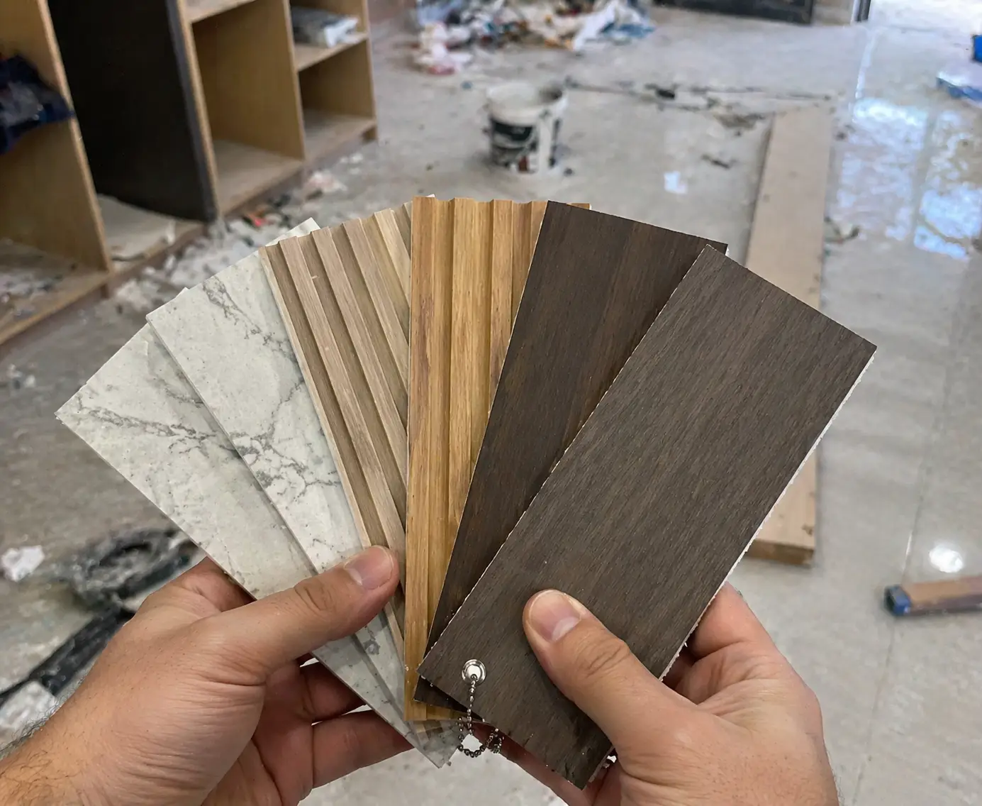 Khám phá các mẫu tấm nhựa Nano và Lam sóng thịnh hành chuyên trị ốp tường rạn nứt