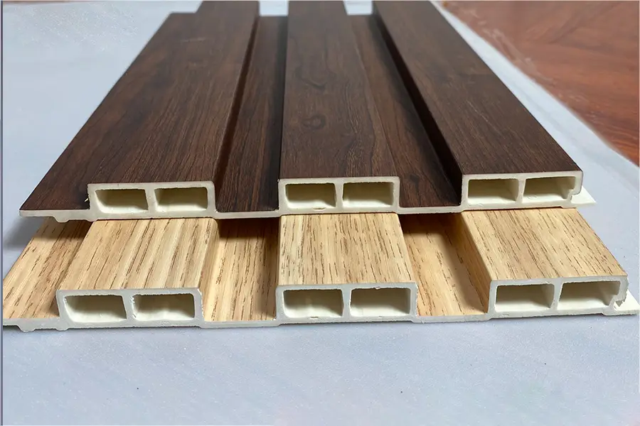 Mẫu tấm ốp trần nhựa lam sóng pvc vân gỗ