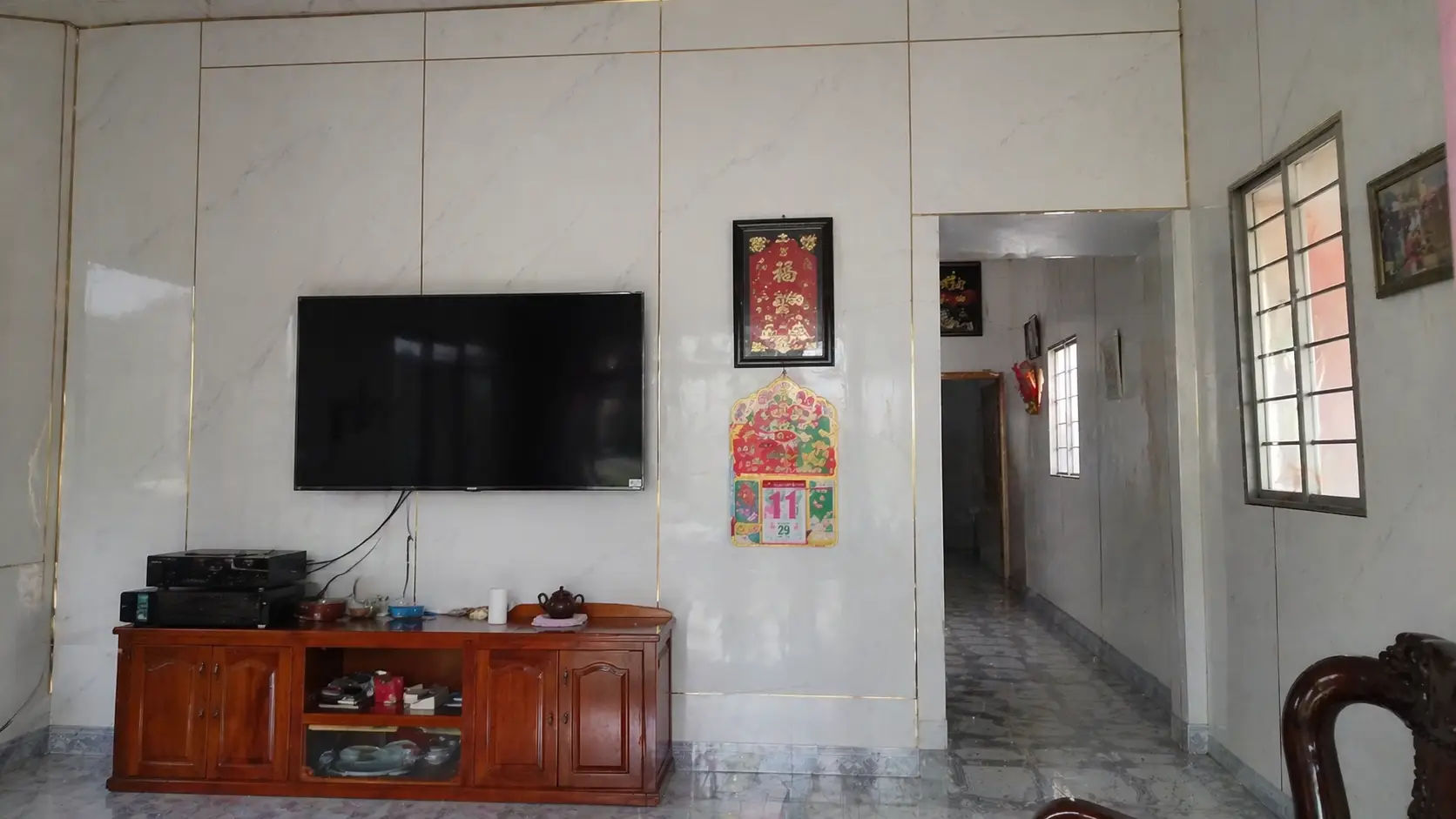 Review thực tế tường ốp nhựa PVC sau 3 năm tại nhà phố Cần Thơ