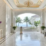 Sảnh resort sang trọng tại Kiên Giang ốp tấm nhựa PVC vân đá siêu bóng