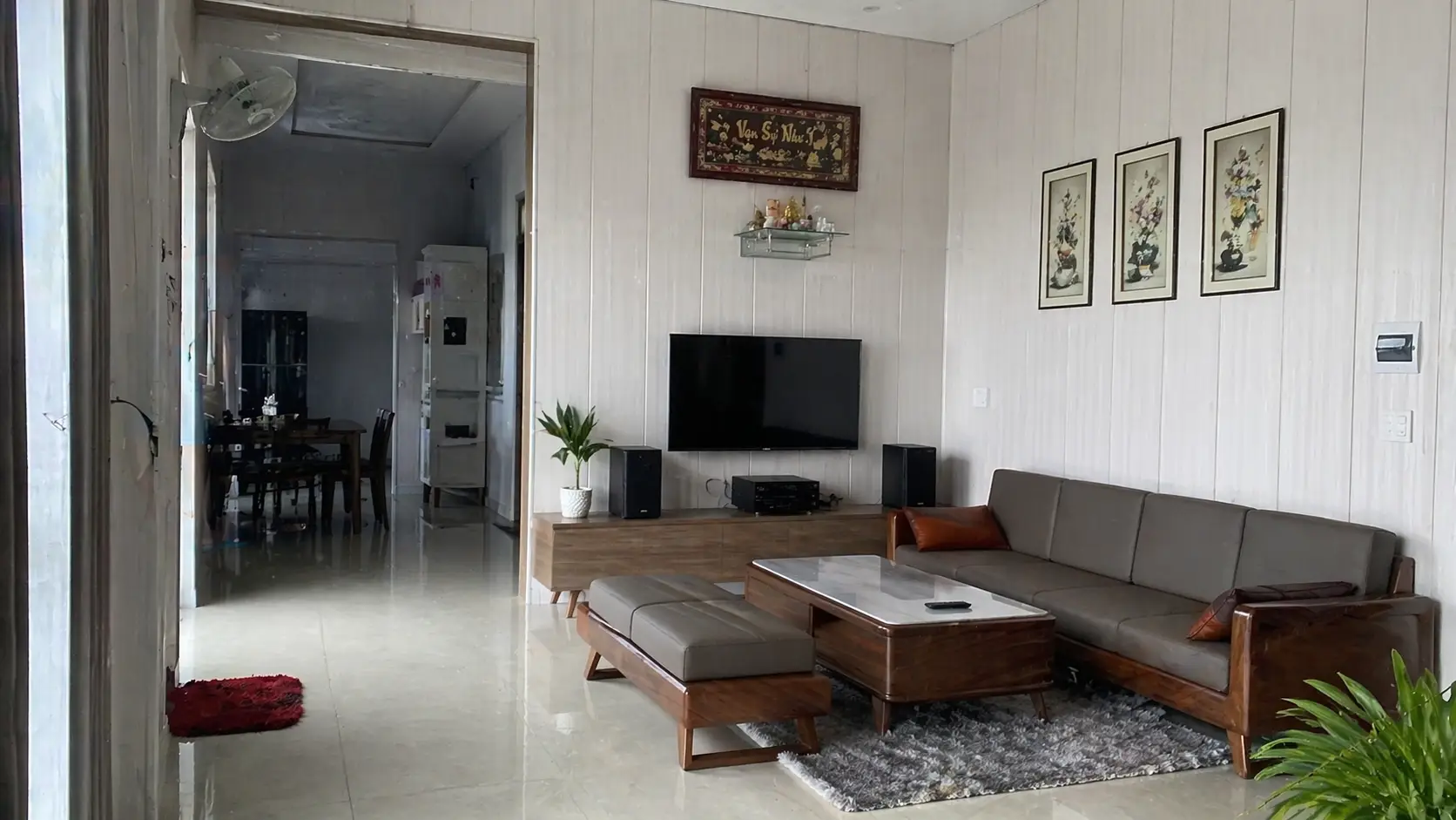 Thi công tấm nhựa Nano cho phòng khách hiện đại tại Vĩnh Long