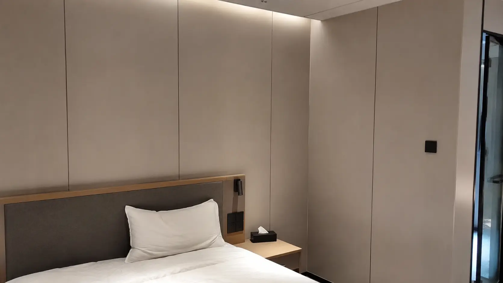Thi công tấm nhựa PVC cho phòng nghỉ tại Resort Kiên Giang
