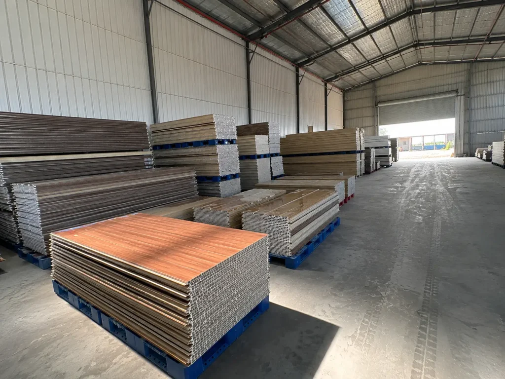 Tổng kho tấm nhựa PVC Cần Thơ với hàng nghìn tấm phôi đặc sẵn tại kho