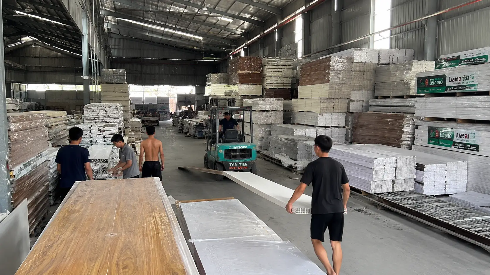 Tổng kho tấm ốp nhựa Nano Nam Tiến tại Cần Thơ quy mô lớn