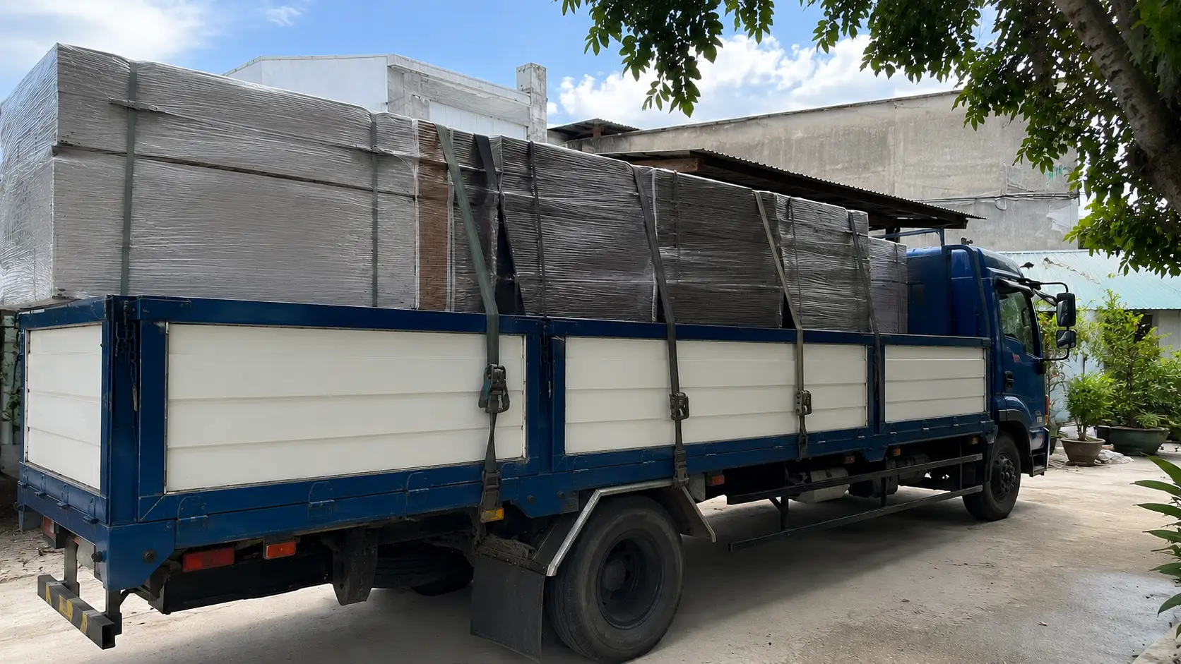 Quy trình vận chuyển tấm nhựa ốp tường từ Cần Thơ đi An Giang