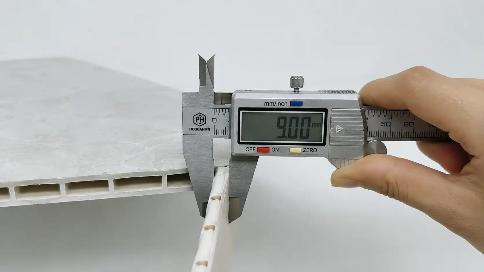 Cách kiểm tra phôi nhựa vân đá đặc chuẩn