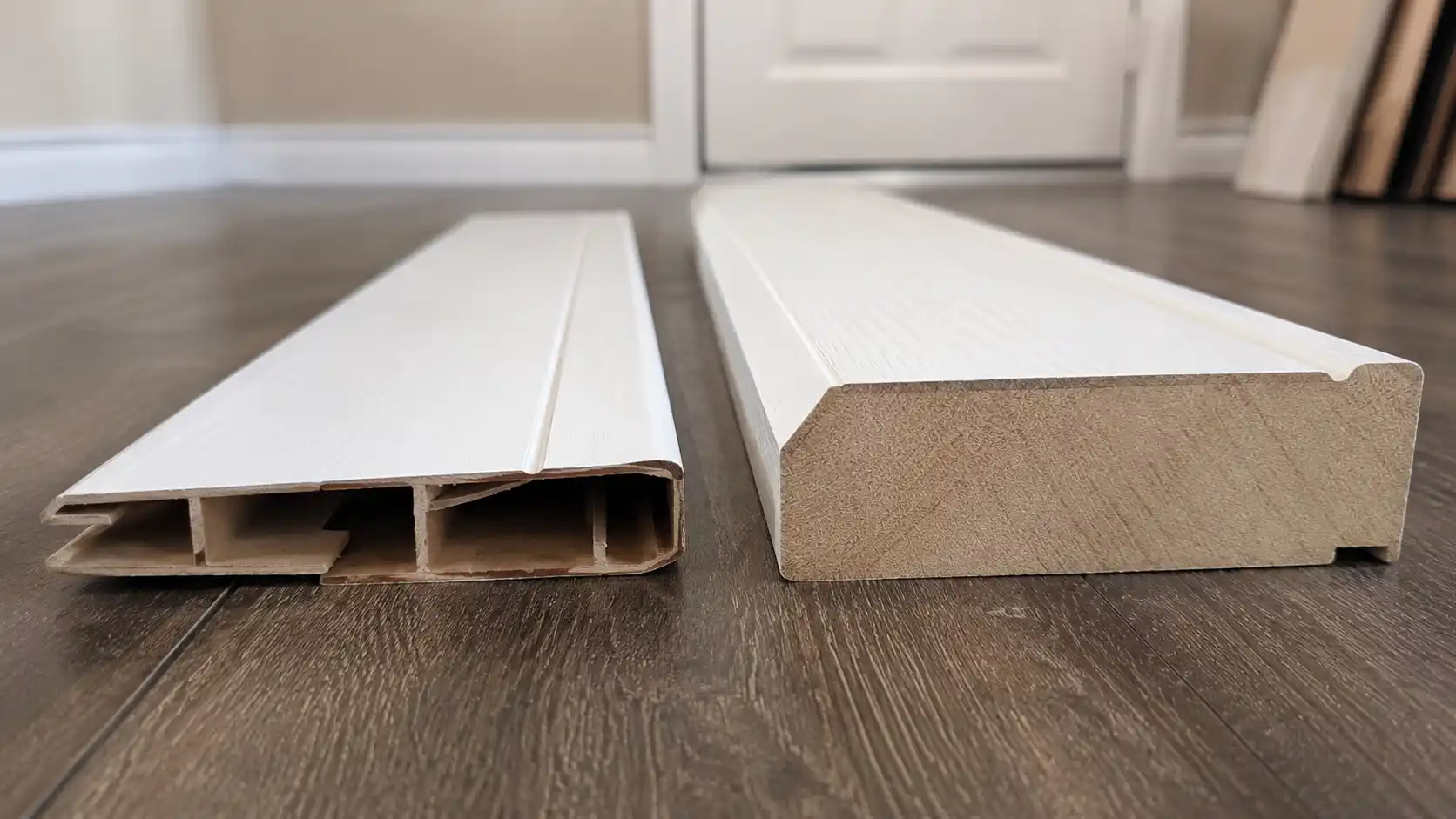 Cách phân biệt cửa nhựa composite hàng chợ và hàng chuẩn