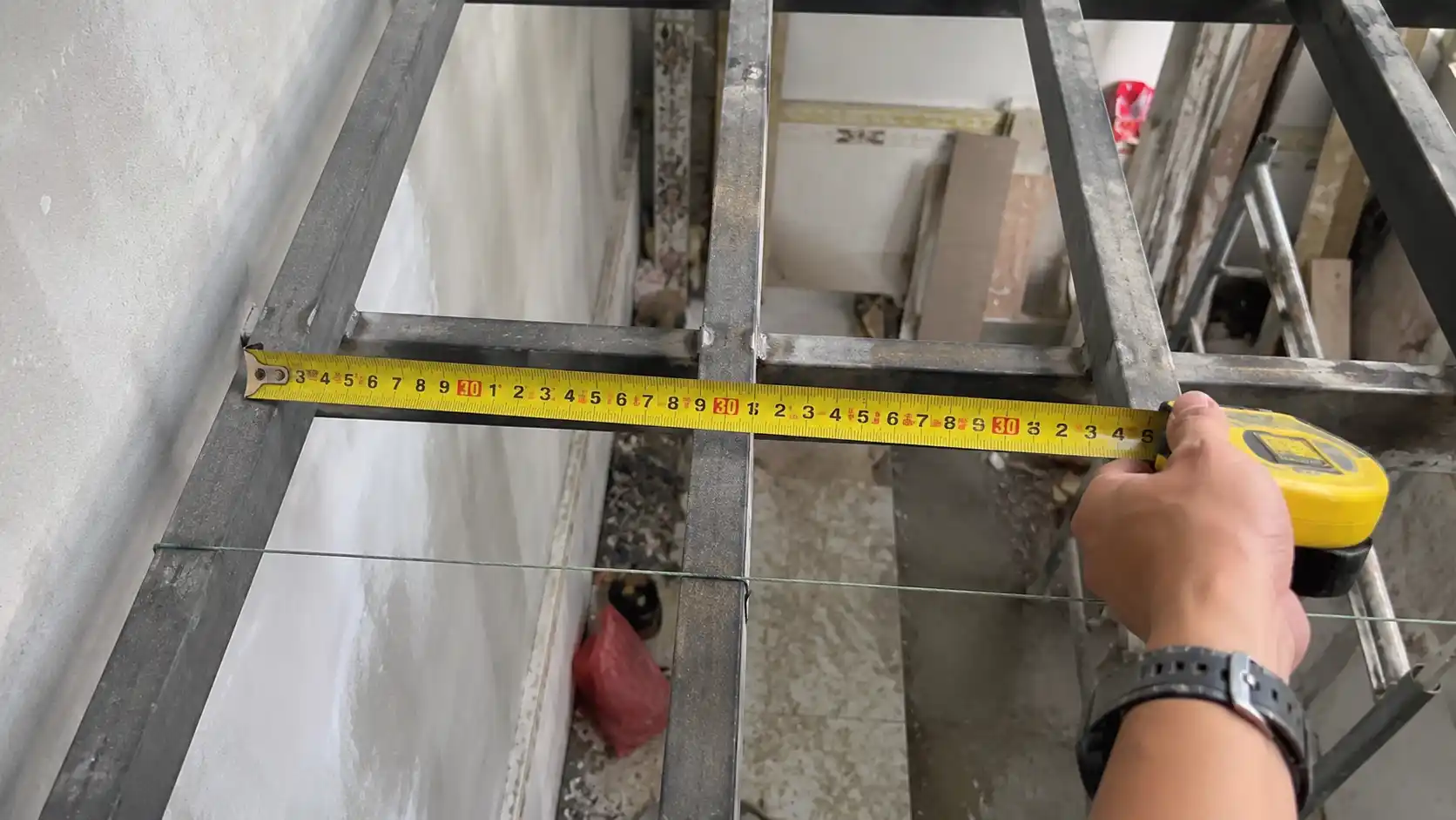 Hướng dẫn nghiệm thu khoảng cách xương sắt chịu tải khi làm sàn gác lửng
