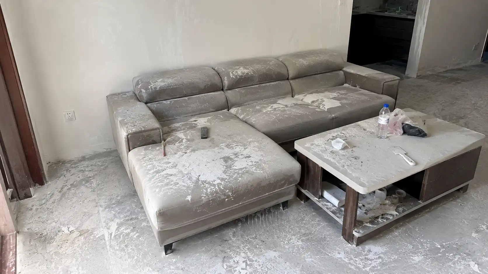 Nỗi ám ảnh bụi bặm khi thi công vách thạch cao