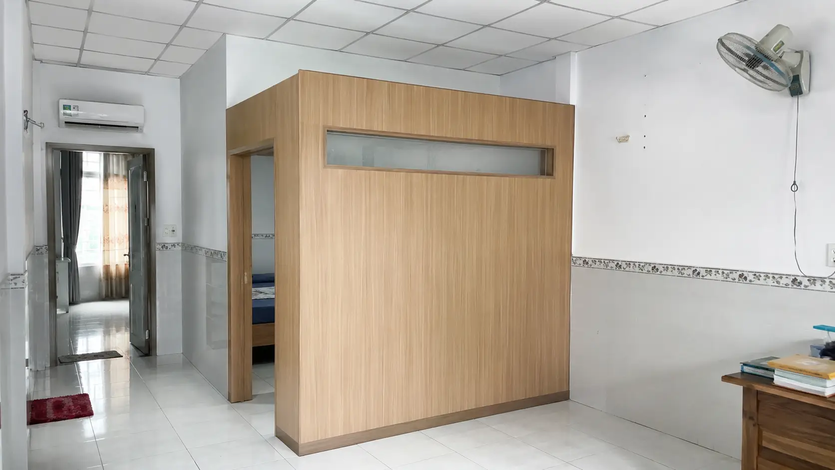 Vách ngăn nhựa Nano vân gỗ giá rẻ cho phòng trọ tại Cần Thơ