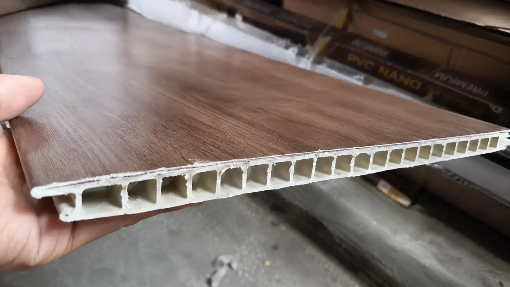 Chi tiết cấu trúc hèm khóa mặt cắt tấm ốp nhựa PVC nano