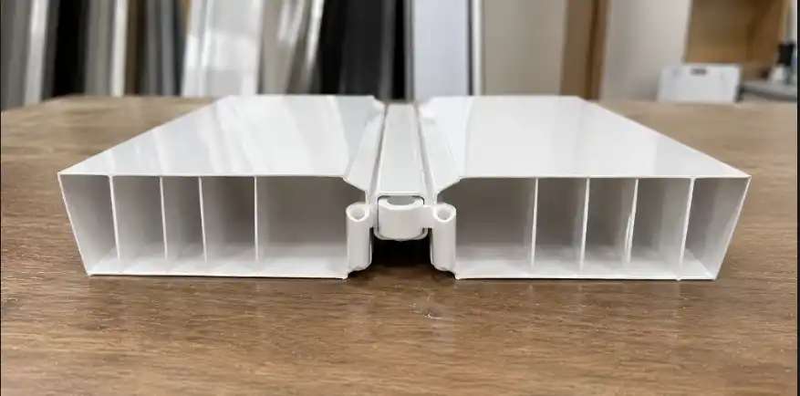 Chi tiết cấu tạo lá nhựa rỗng và khớp nối dẻo của cửa xếp nhựa PVC