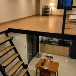 Tấm nhựa lót sàn gác lửng hoàn thiện giả gỗ sang trọng ấm cúng, tấm nhựa gác lửng chịu lực tốt không