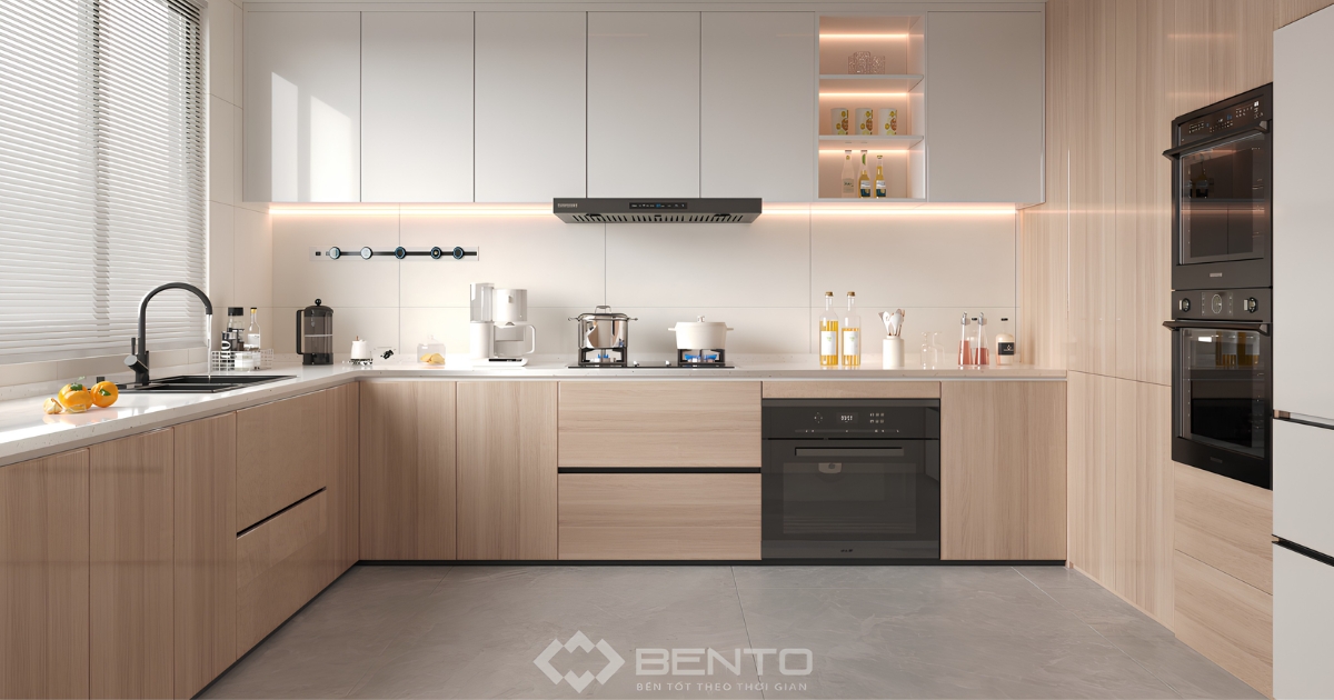 Gợi ý 10 ý tưởng thiết kế tủ bếp đẹp với tấm nhựa BENTO vân gỗ, phù hợp nhiều phong cách từ hiện đại đến tối giản.
