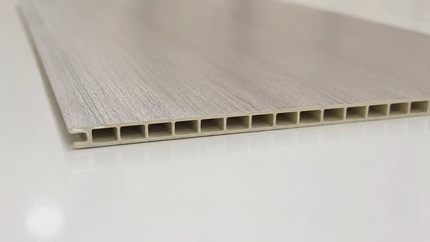 Cấu tạo lỗ rỗng hình chữ nhật của Tấm Nano