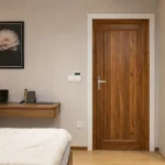 Cửa nhựa phòng ngủ loại nào bền và thiết kế vân gỗ sang trọng