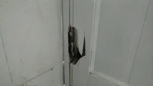 Hậu quả khi sử dụng phôi cửa nhựa composite mỏng cánh