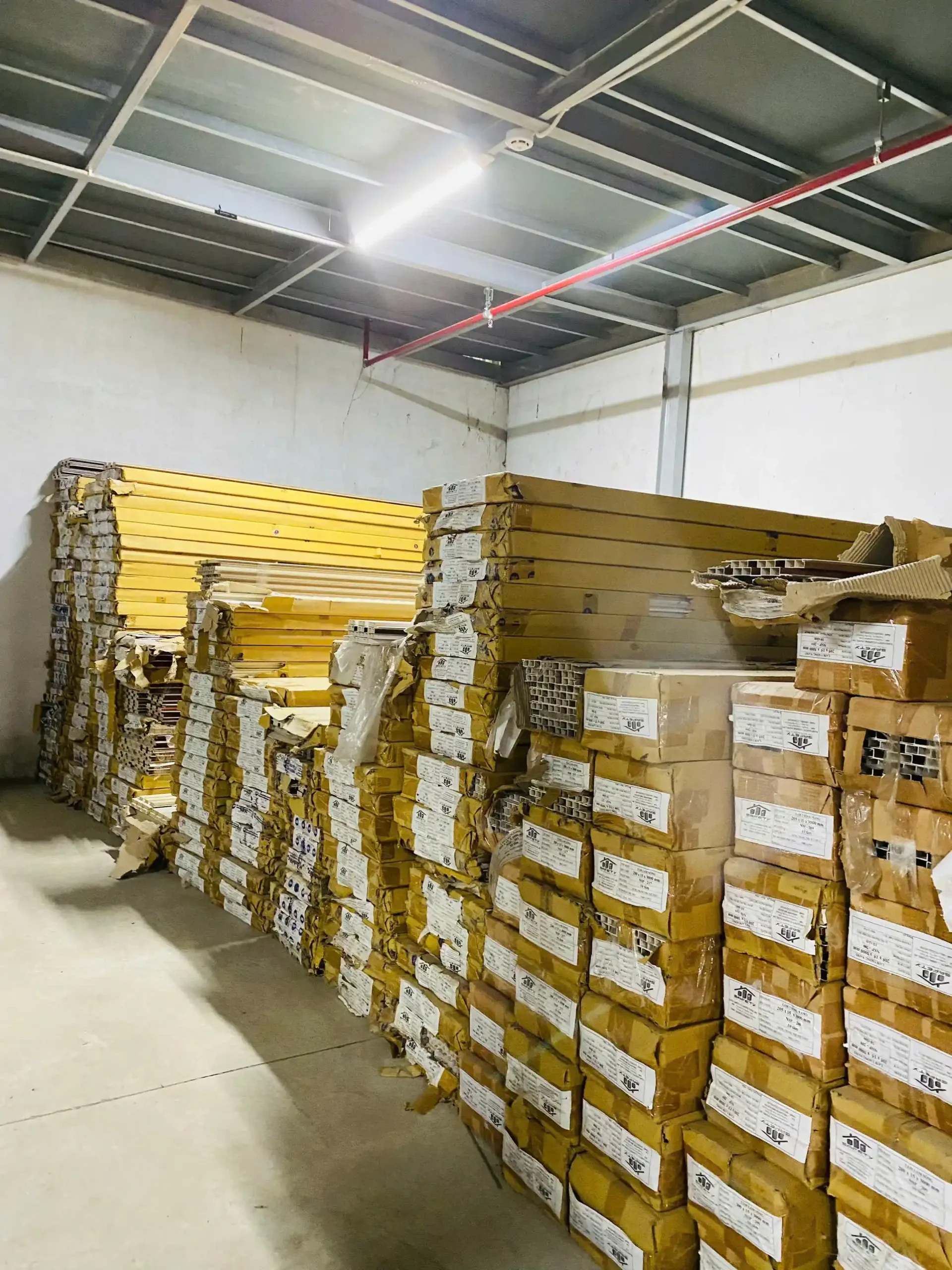 phôi tấm nhựa ốp tường nguyên sinh niêm yết tại tổng kho Nam Tiến