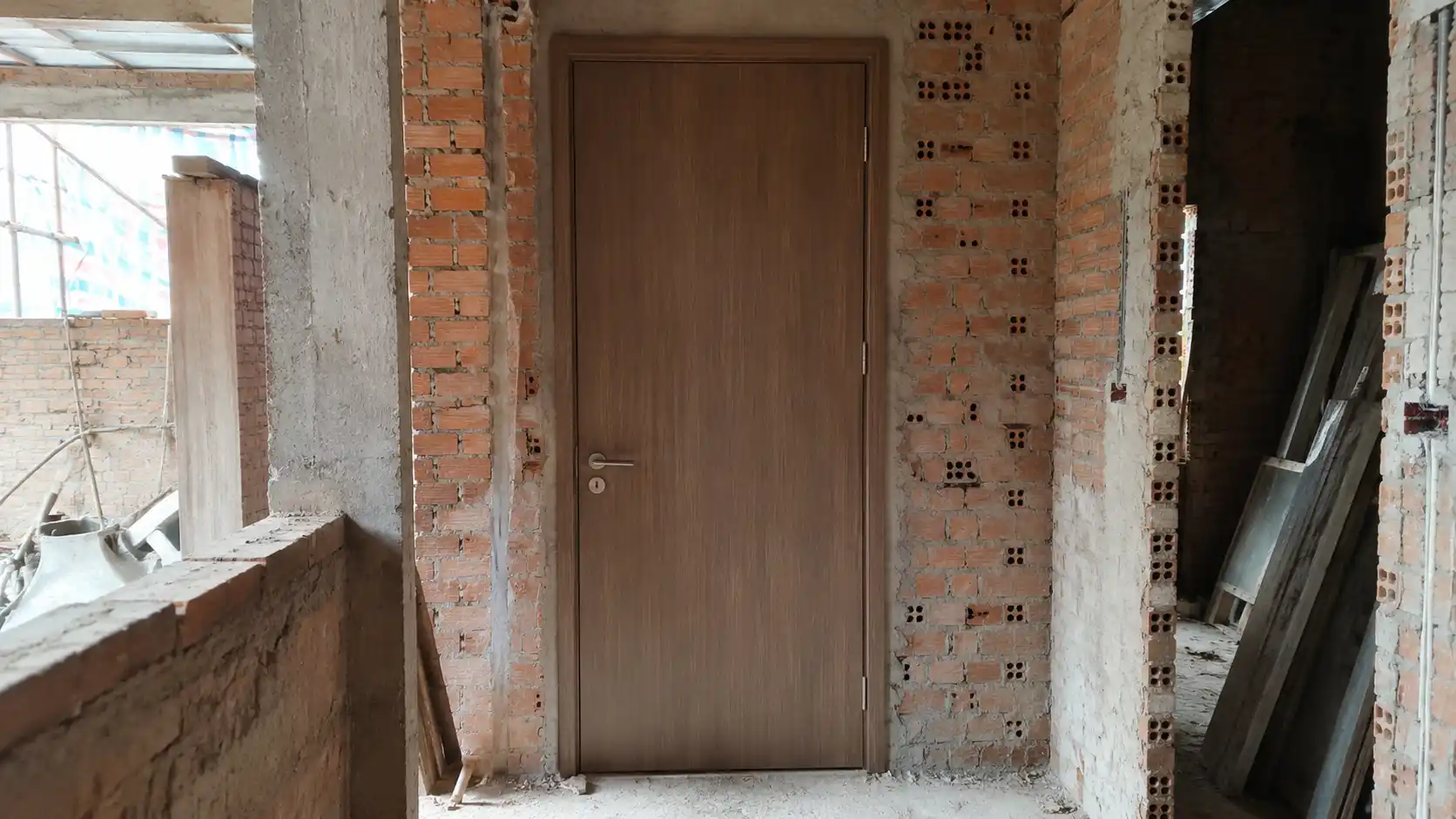 Thầu thợ thi công cửa nhựa giả gỗ tại công trình