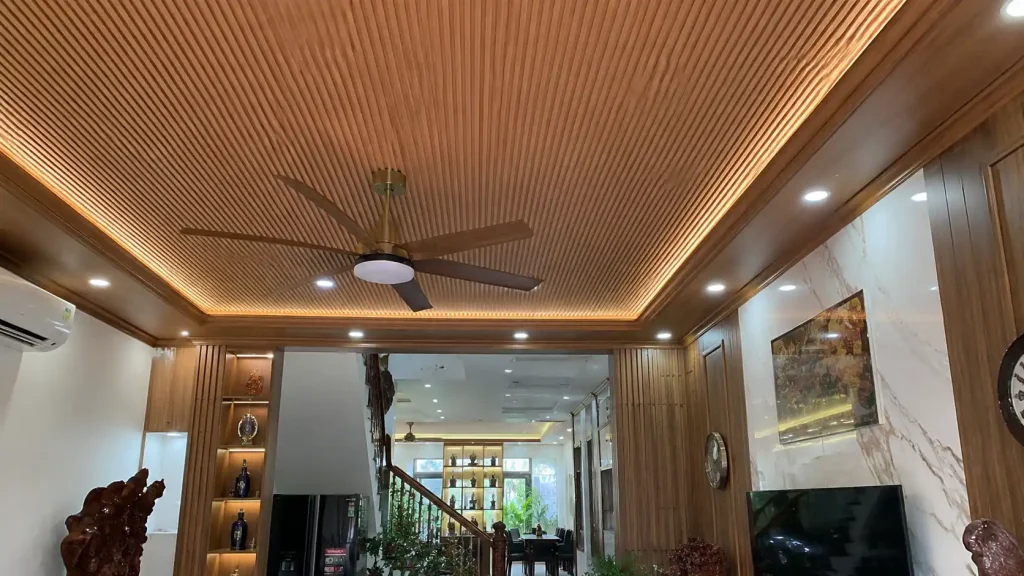 Báo giá sỉ trần nhựa lam sóng giao về Bạc Liêu ốp trần nhà phố hoàn thiện