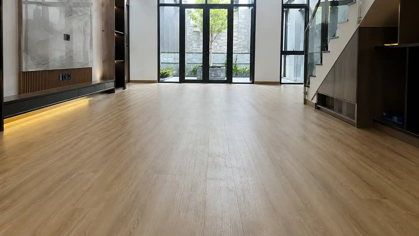 Công trình hoàn thiện lát sàn nhựa hèm khóa SPC đồng nhất màu sắc