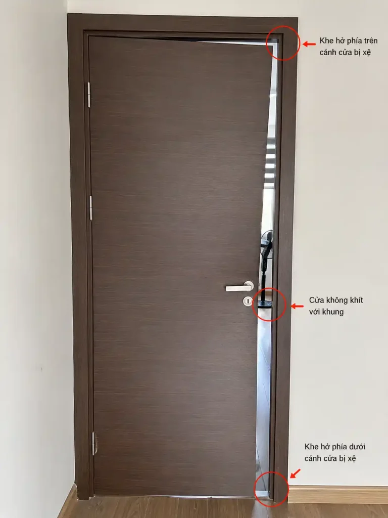 Cửa nhựa composite bị xệ và hướng dẫn kiểm tra khắc phục kỹ thuật