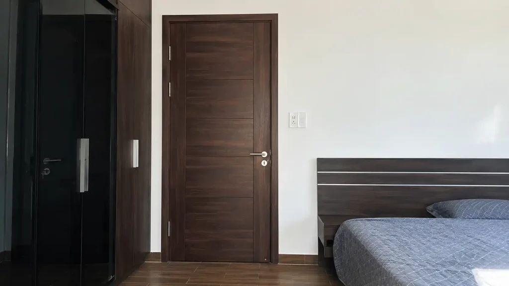 Cửa nhựa composite giao về Hậu Giang hoàn thiện cửa phòng ngủ nhà phố