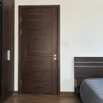 Cửa nhựa composite giao về Hậu Giang hoàn thiện cửa phòng ngủ nhà phố