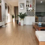 so sánh sàn nhựa dán keo và sàn nhựa hèm khóa