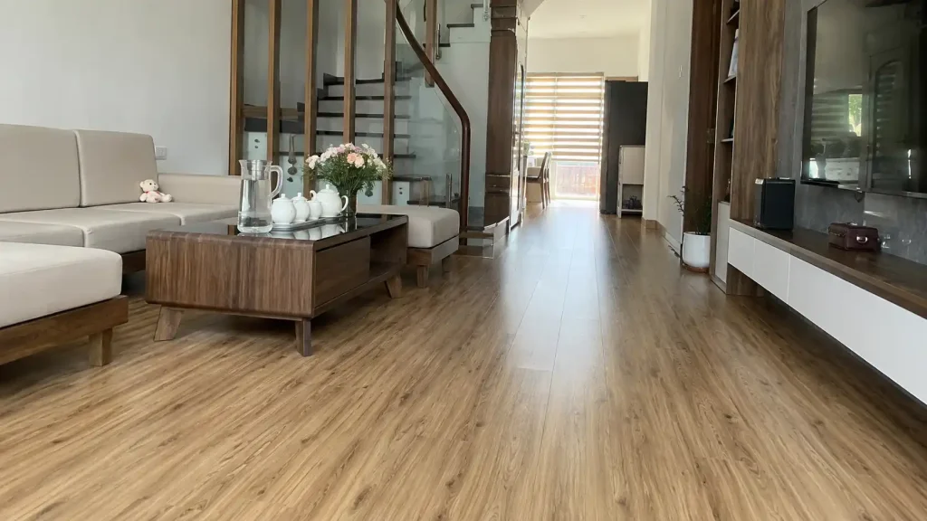 Sàn nhựa hèm khóa spc cải tạo nhà Hậu Giang lót nền phòng khách hoàn thiện