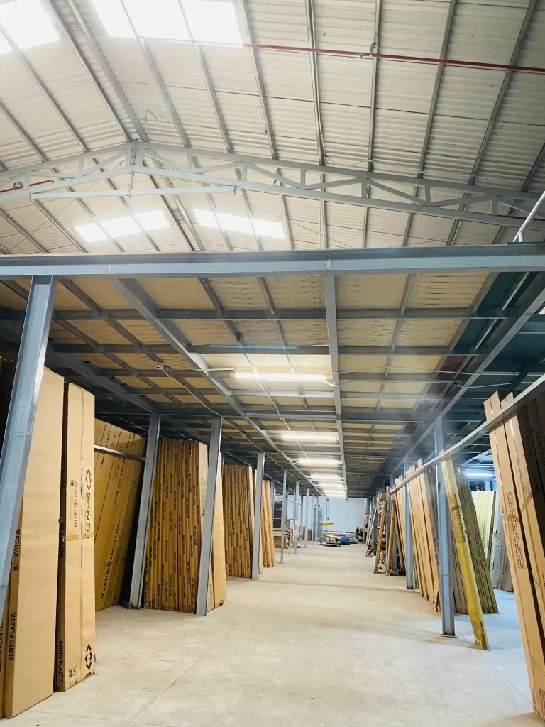 Tổng kho phân phối cửa nhựa composite Mivi Bến Tre Nam Tiến giá sỉ