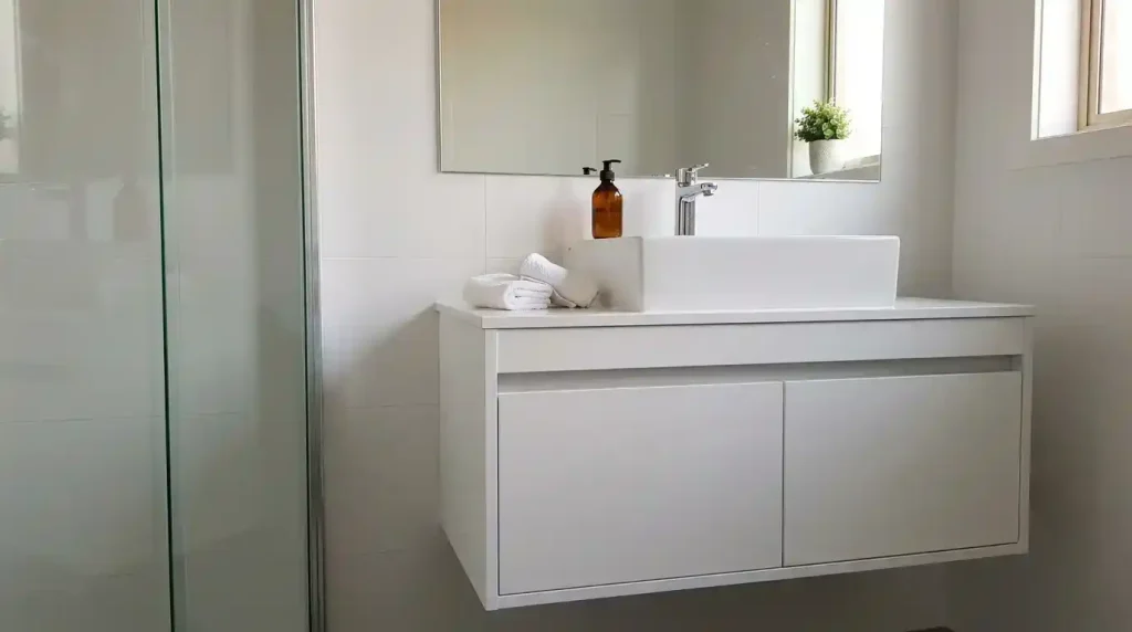 nên làm tủ lavabo phòng tắm bằng vật liệu gì