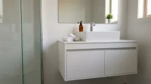 nên làm tủ lavabo phòng tắm bằng vật liệu gì