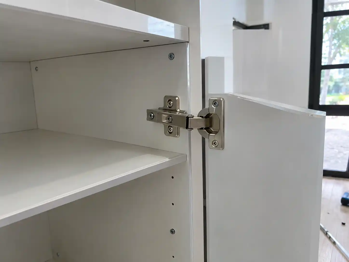 Cạnh tấm và vị trí liên kết khi làm tủ