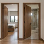 Cửa nhựa composite phòng ngủ và nhà vệ sinh lắp đặt đồng bộ trong nhà phố hiện đại