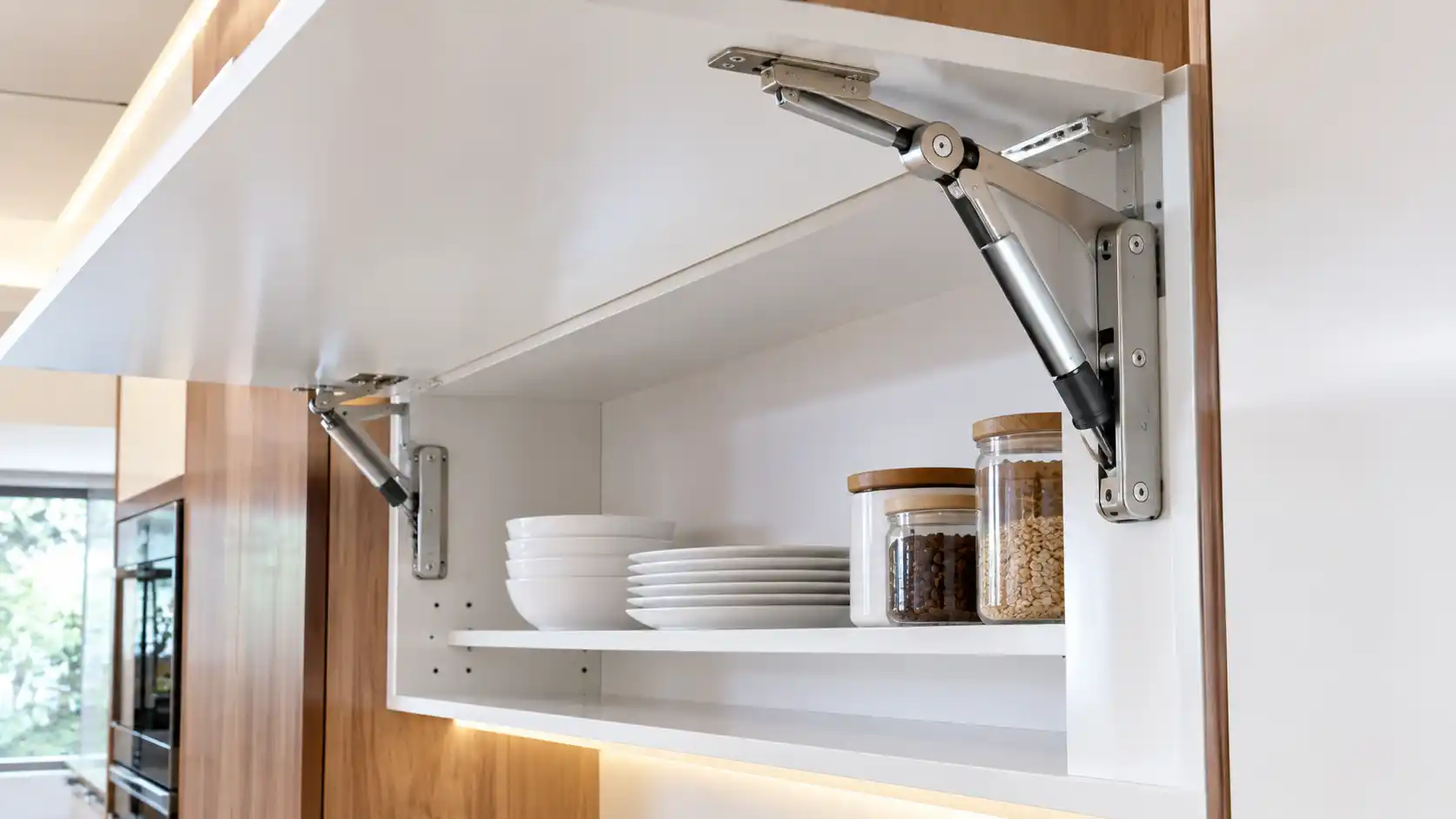 Tay nâng cánh mở hất bắt vít chắc chắn vào vách tủ bếp trên Ecostar 18mm