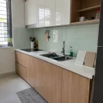 Tủ bếp nhựa hay MDF trong căn bếp gia đình