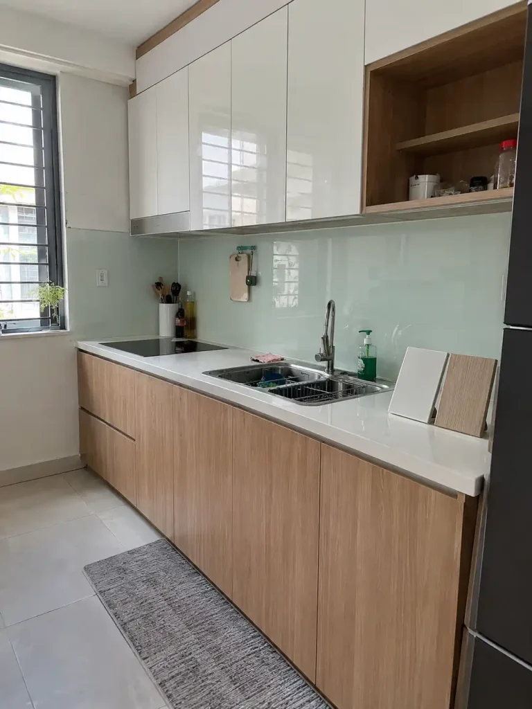 Tủ bếp nhựa hay MDF trong căn bếp gia đình