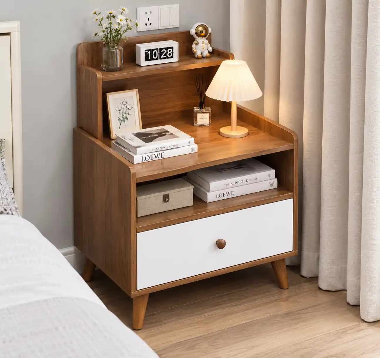 Tủ đầu giường nhựa Ecostar 18mm ứng dụng khổ tấm 450 đặt cạnh giường ngủ tiện nghi