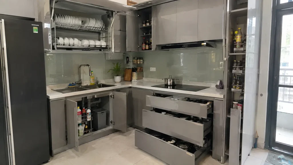 Phụ kiện Cadman của nước nào cho tủ bếp gia đình