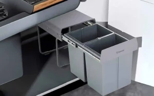 Thùng rác đôi âm tủ bếp kéo ra từ khoang tủ dưới cạnh chậu rửa thung-rac-doi-am-tu-bep-keo-ra-tu-
